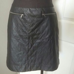 NWT Ann Taylor Quilted Faux Leather Skirt Size 8